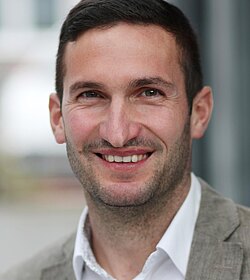 Bernhard Resch Bernhard Resch